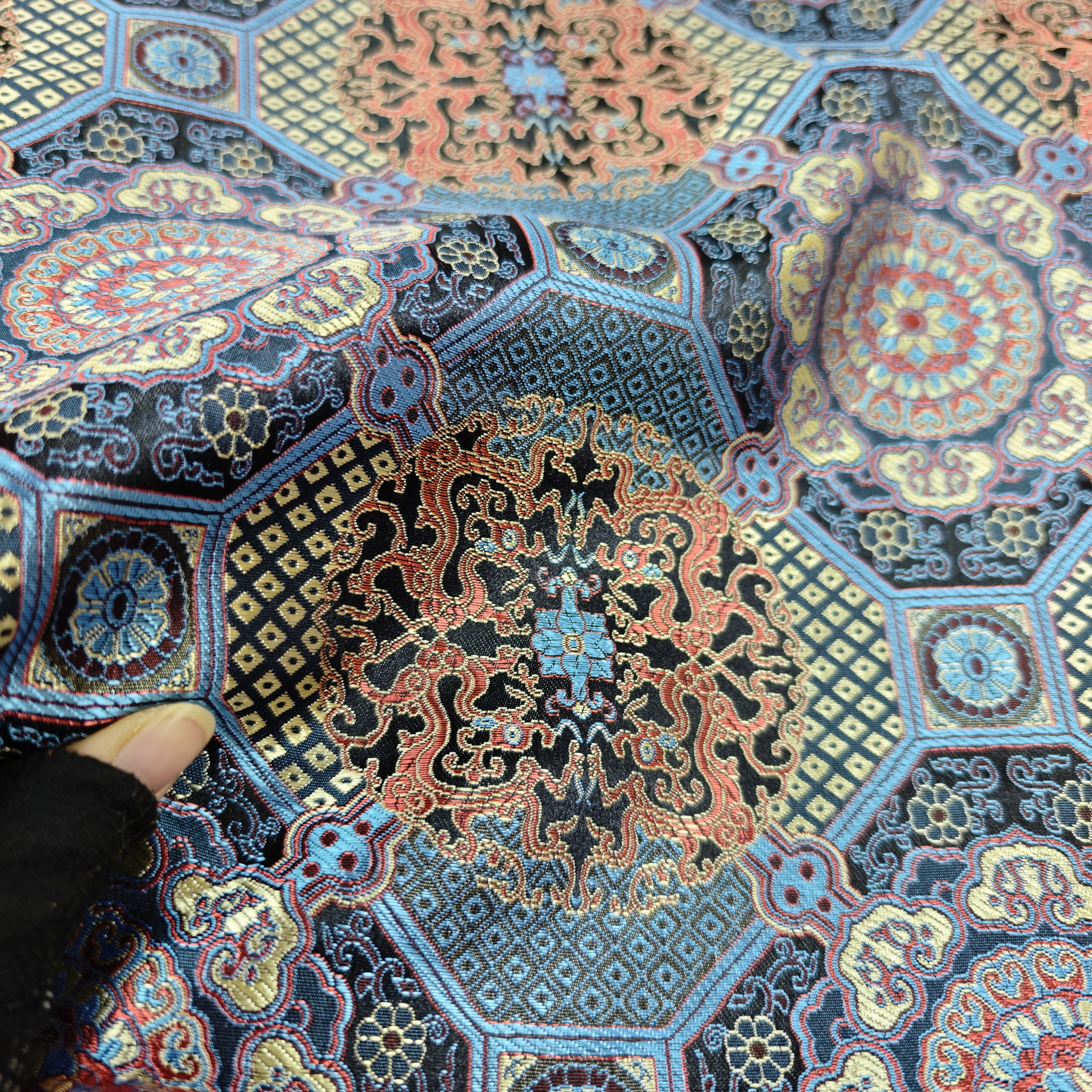 织锦缎布料汉服旗袍绸仿古八达运提花丝绸中国风服装布料黑底手工