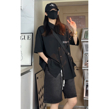黑色