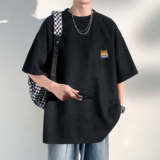 黑色
