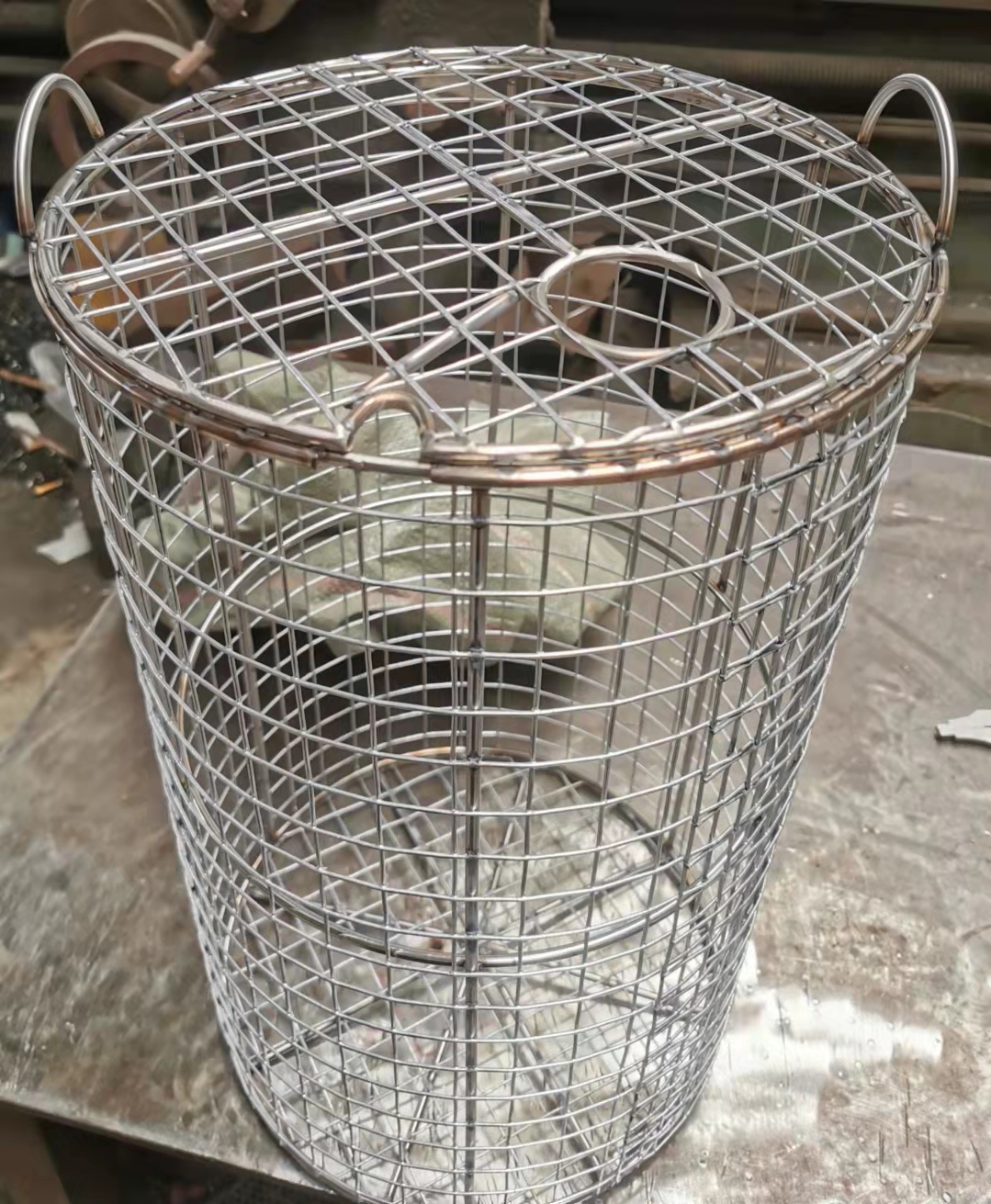 不锈钢外框热镀锌电焊网污水泵防护罩水泵笼潜水泵笼 泵罩子定制