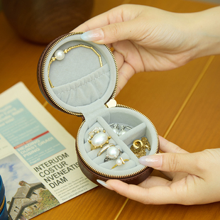 高档时尚精美头层牛皮迷你小号真皮首饰盒戒指耳环项链收纳包便捷