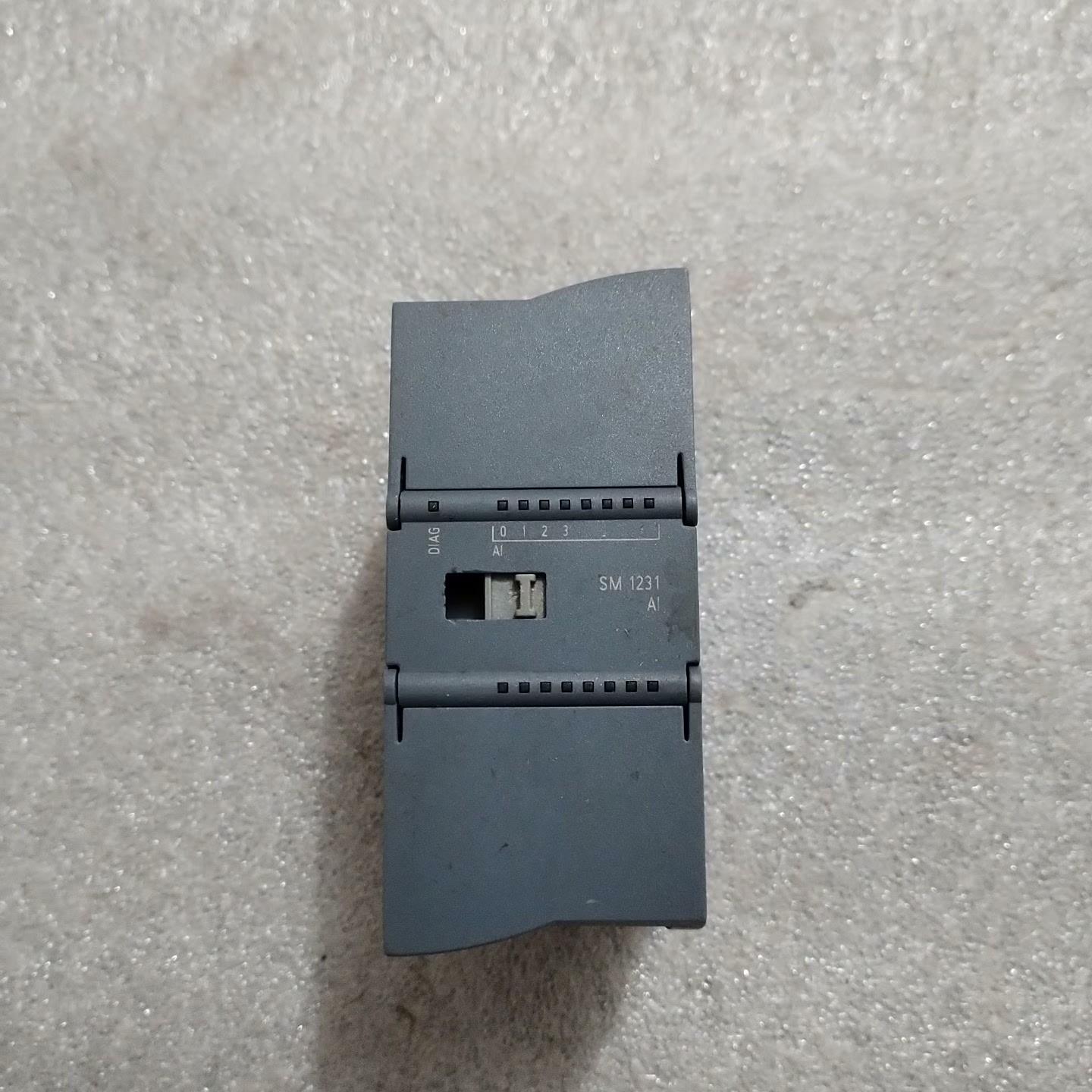 议价6ES7 231-4HD32 SM1231 AI模块 模拟量输入扩展模块维修图片