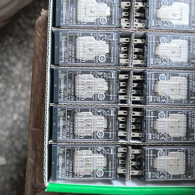 议价RXM4AB2BD 电磁继电器 24VDC 小型中间继电器维修