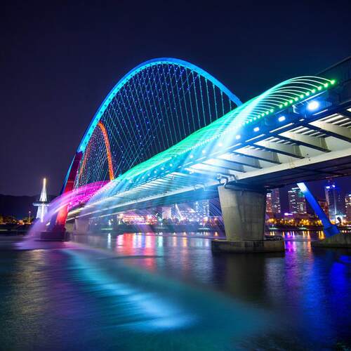 大型数控一维二维摇摆音乐喷泉喷头全套设备水池跑泉控制系统厂家