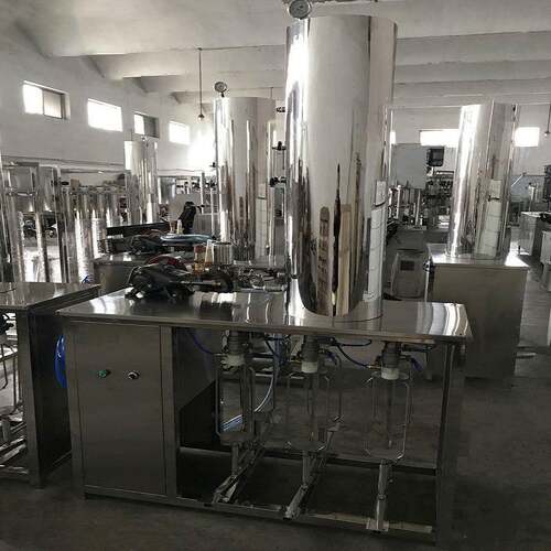 小碳酸饮料产生设EIN备汽水生设备含汽产饮混合灌装机械汽水灌料