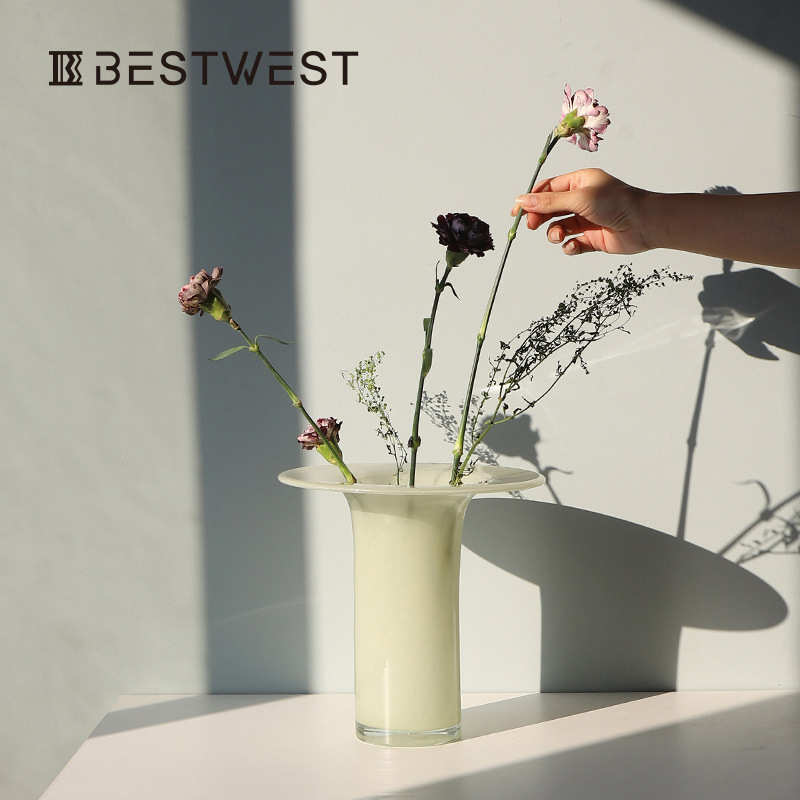 ins花软博家居 家居西高级 圆盘装饰品器风花瓶中古玻璃奶白摆件