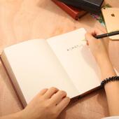 加厚笔记本800页a4超厚本子1000皮面记事办公女孩学生用空白好看