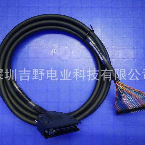欧 姆龙伺服连接线XW2Z-100J-B4驱动器与伺服中继单元格间的电缆