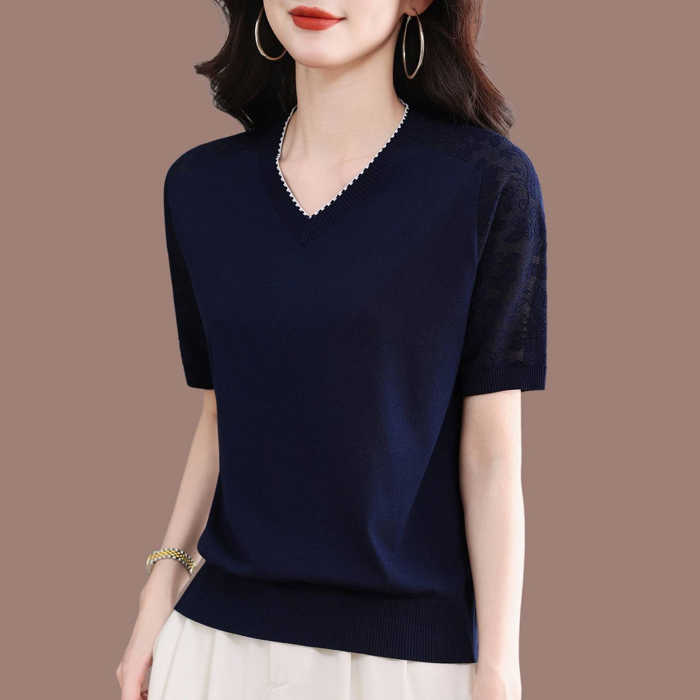 中年妈妈桑蚕丝鸡心V领短袖针织衫女夏季薄款上衣勾花镂空冰丝T恤