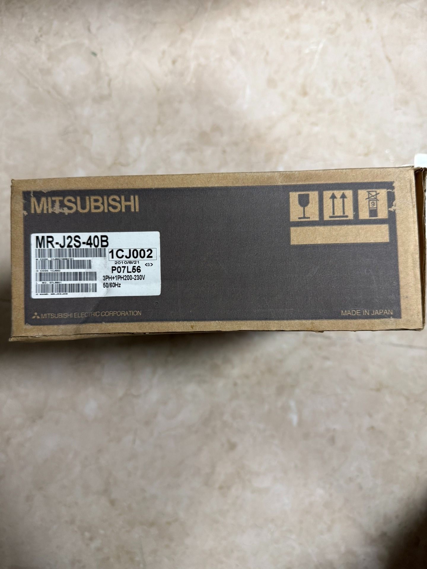 全新三菱伺服驱动器MR-J2S-40B