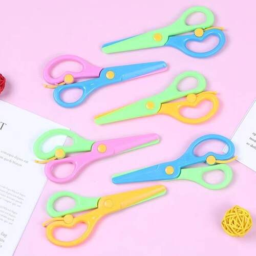 Lace-edge scissors for kindergarten children's art and craft