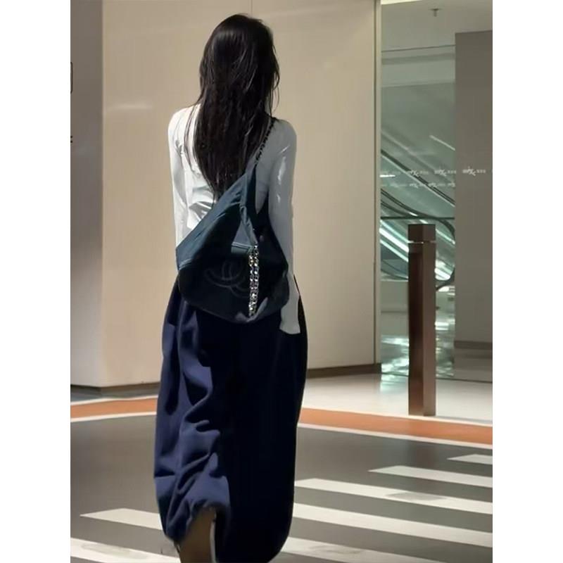 新品白色V领长袖T恤女秋季2026新款纯欲辣妹修身显瘦短款打底衫上