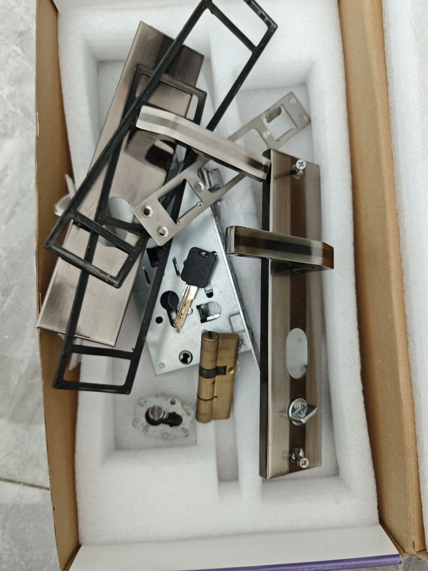 锁体锁芯门把手全套的，30元转给有需要的人