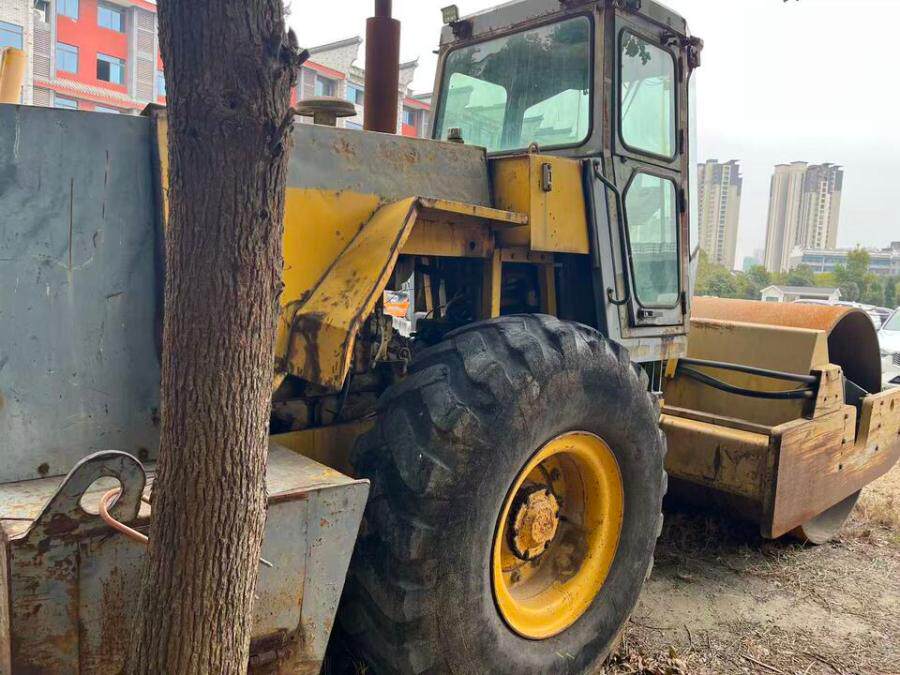 3月27日滁州工程机械设备徐工14吨振动压路机一台网络拍卖公告