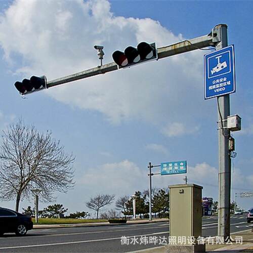 北京厂家供应等边八角信号灯杆红绿箭头交通指示灯信号灯立杆