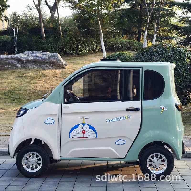 老头乐电动四轮汽车成人新能源代步女士油电两用接送孩子踏板车