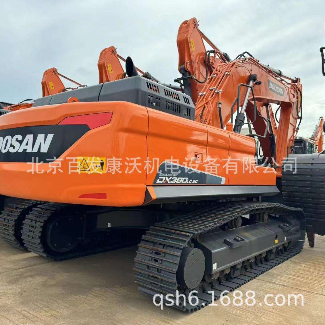 DX255四轮一带履带总成K1010180滚轮托轮引导轮中心接头K1011790