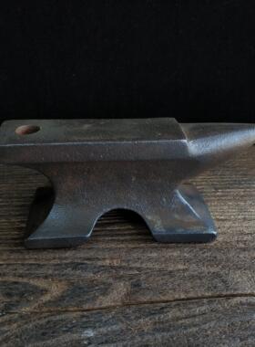 彷古民俗老物件老铁砧子铁匠铁墩子实用收藏小羊角砧敲打垫托工具