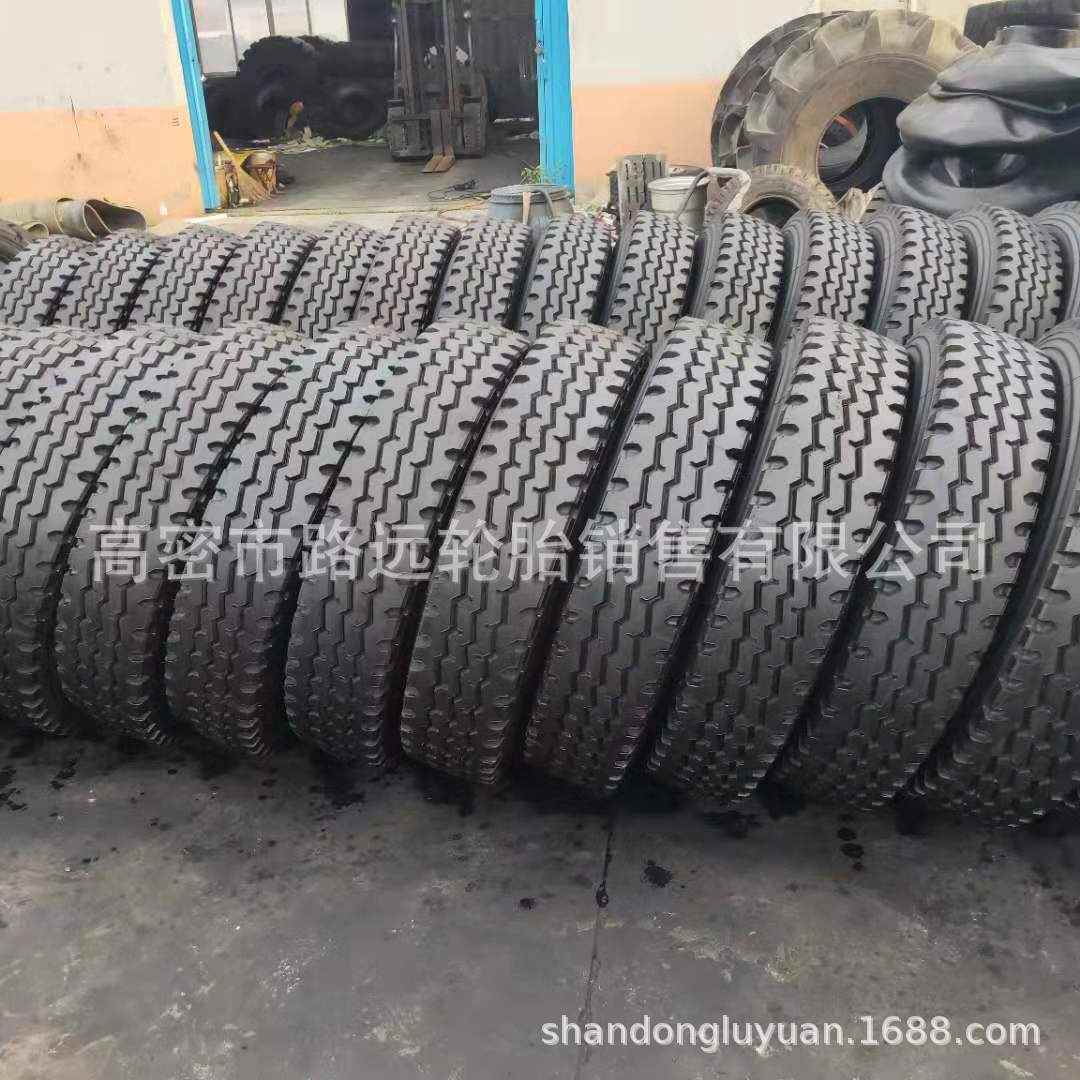 900/9.00R-20 卡车轮胎 7.50R20 16 平板车钢丝轮胎 75