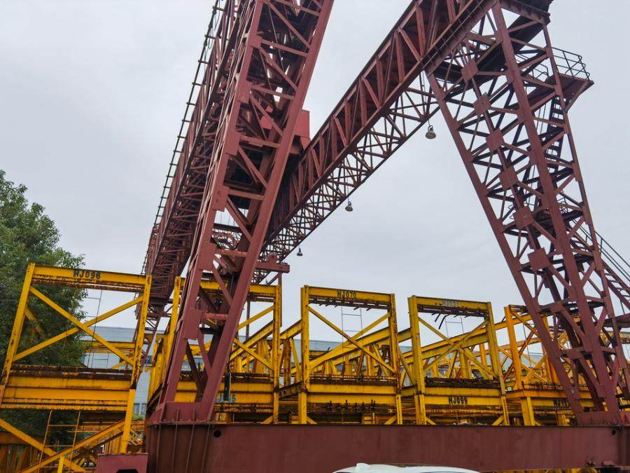 1月7日常德建筑工业公司名下存货和机器设备网络拍卖公告