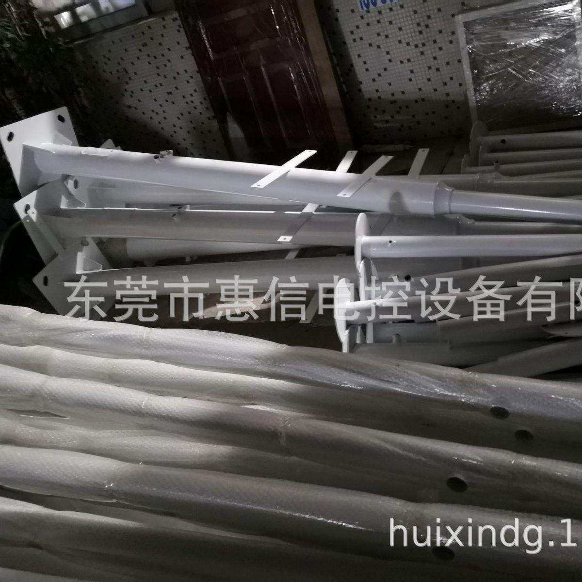 交通监控杆路灯杆监控灯杆2米3米5米镀锌立柱不锈钢立柱监控箱