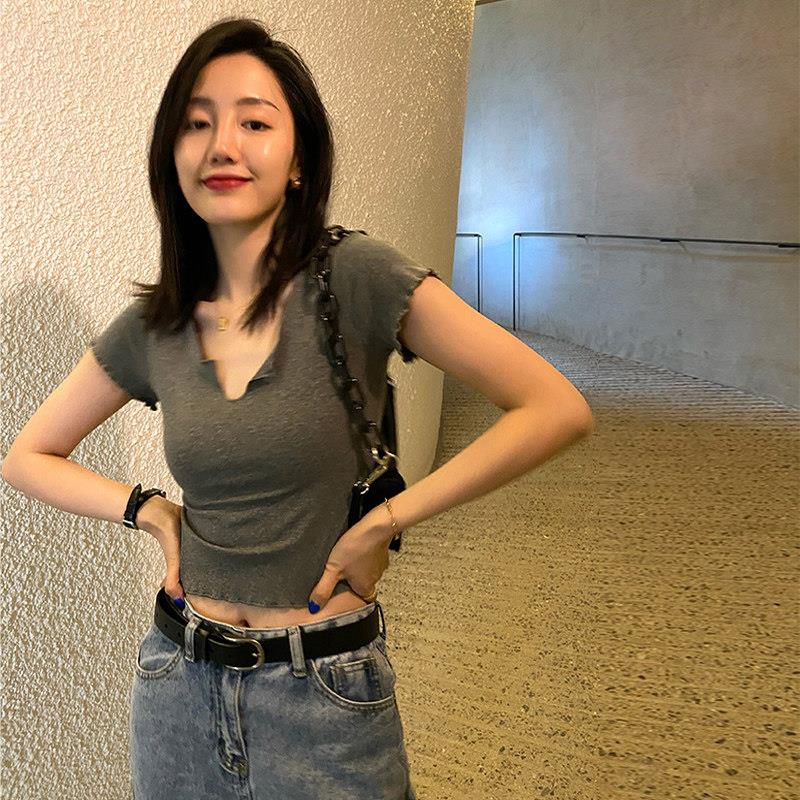 V领短袖T恤女夏季韩版设计感高腰露脐纯棉内搭衣紧身弹力短款上衣