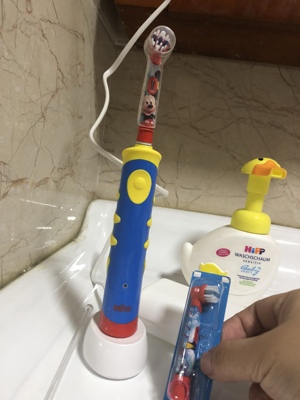 家长朋友试用博朗oral-b/欧乐b儿童电动牙刷3757功能好用吗??小朋友很喜欢
