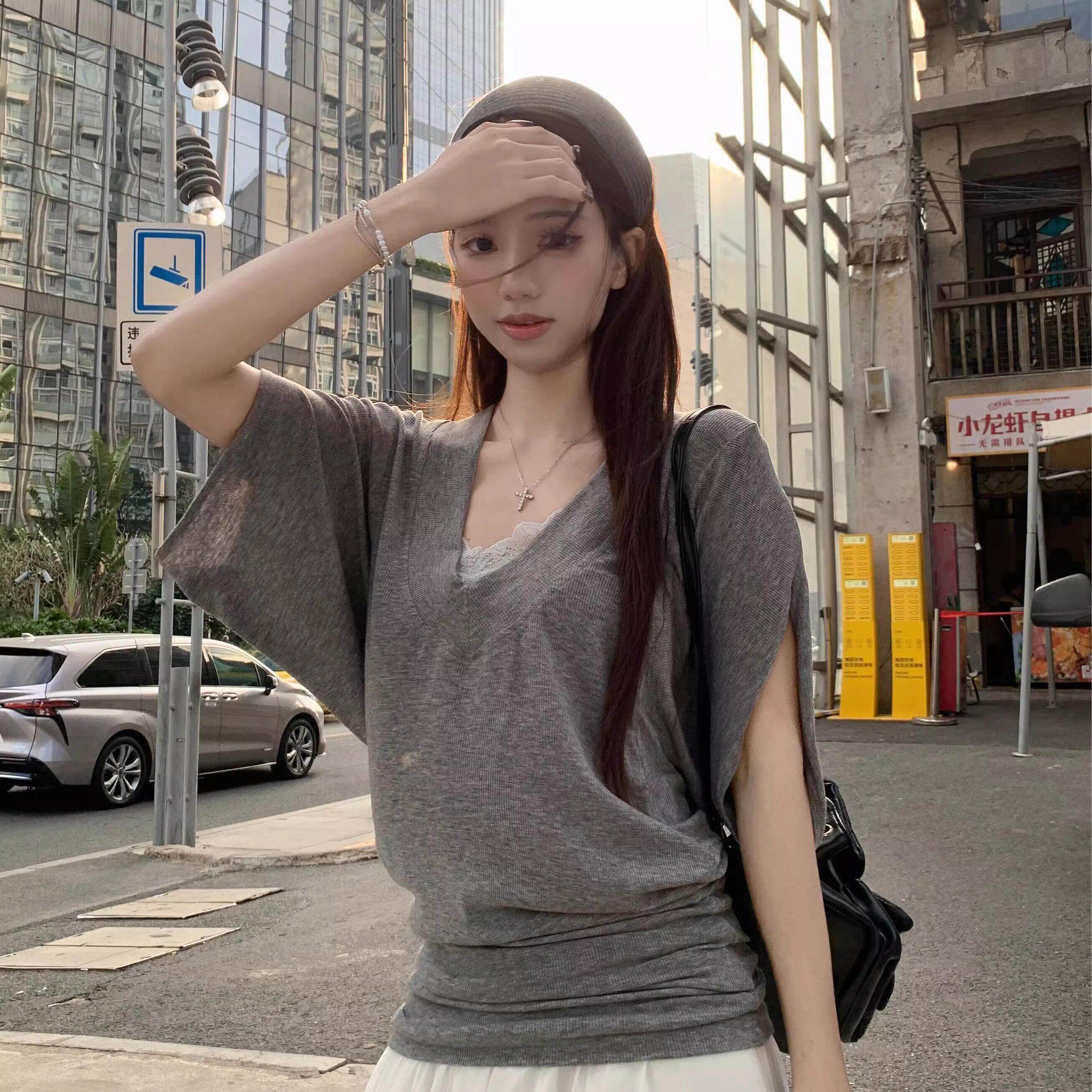 法国Rixo Kelly气质休闲宽松V领设计感短袖T恤女灰色露肩百搭上衣