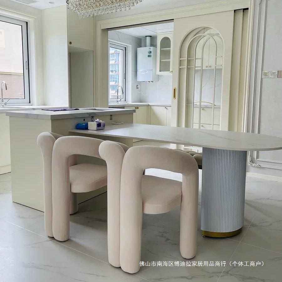 奶油风化妆椅网红设计师靠背女生卧室高级感美甲服装店家用餐桌椅