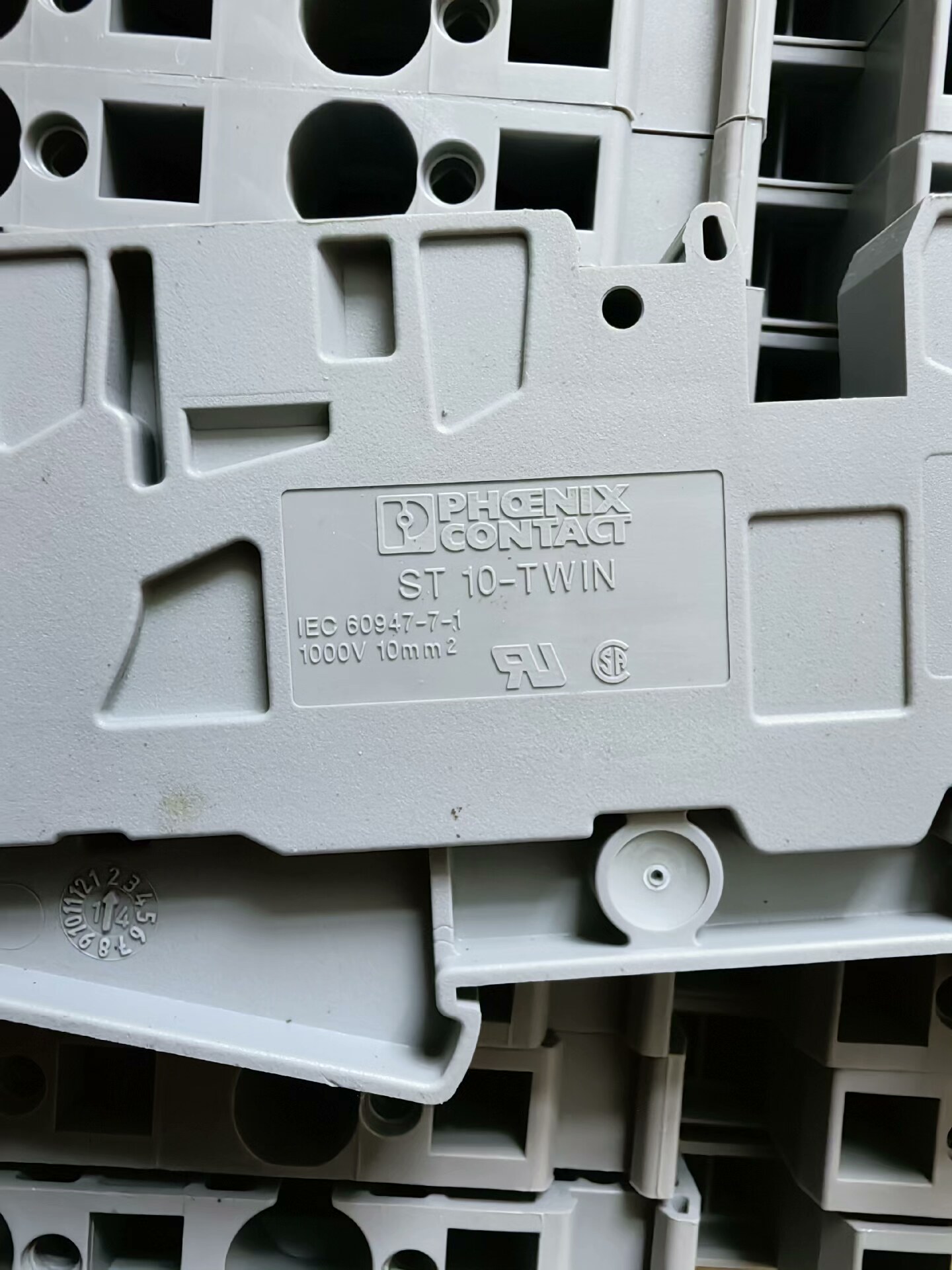 菲尼克斯接线端子:3035288， ST10-TWIN-，全