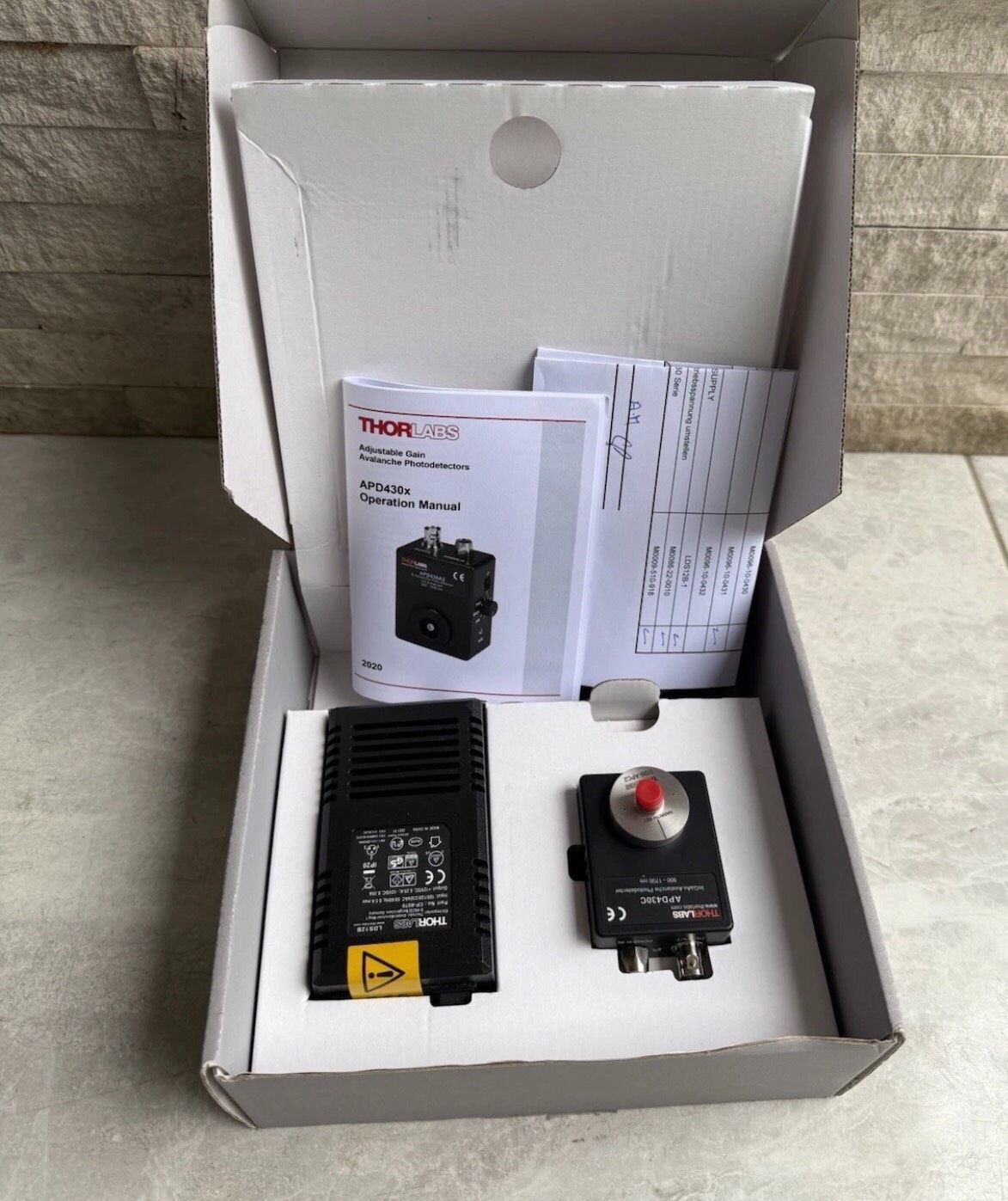 全新Thorlabs InGaAs APD430C 900-