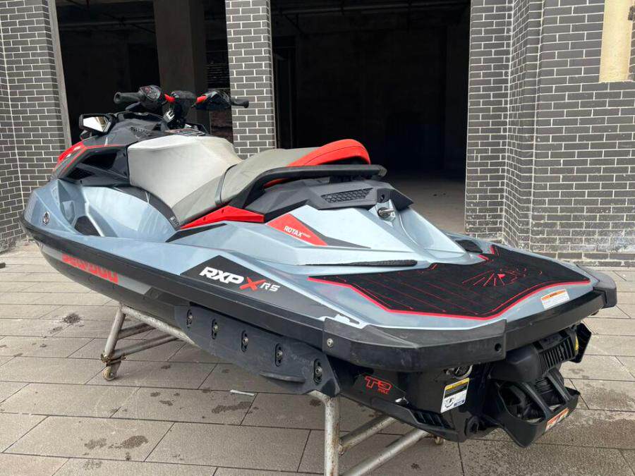 资产处置庞巴迪rxp300摩托艇