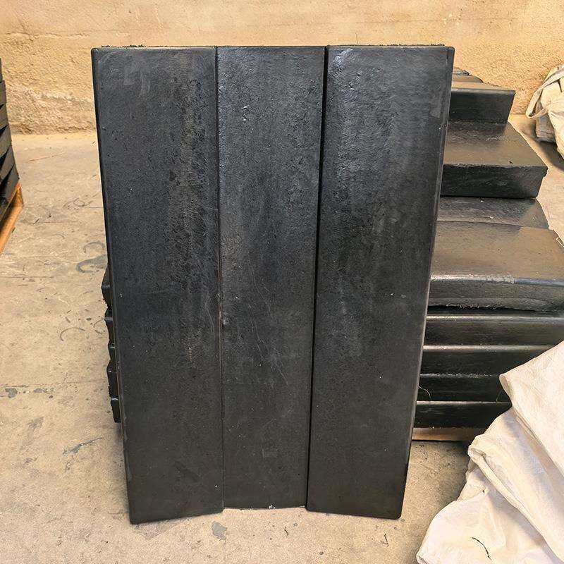 运输防滑耐磨支撑座垫 金属卷板状橡胶垫块 V形橡胶鞍座运输垫