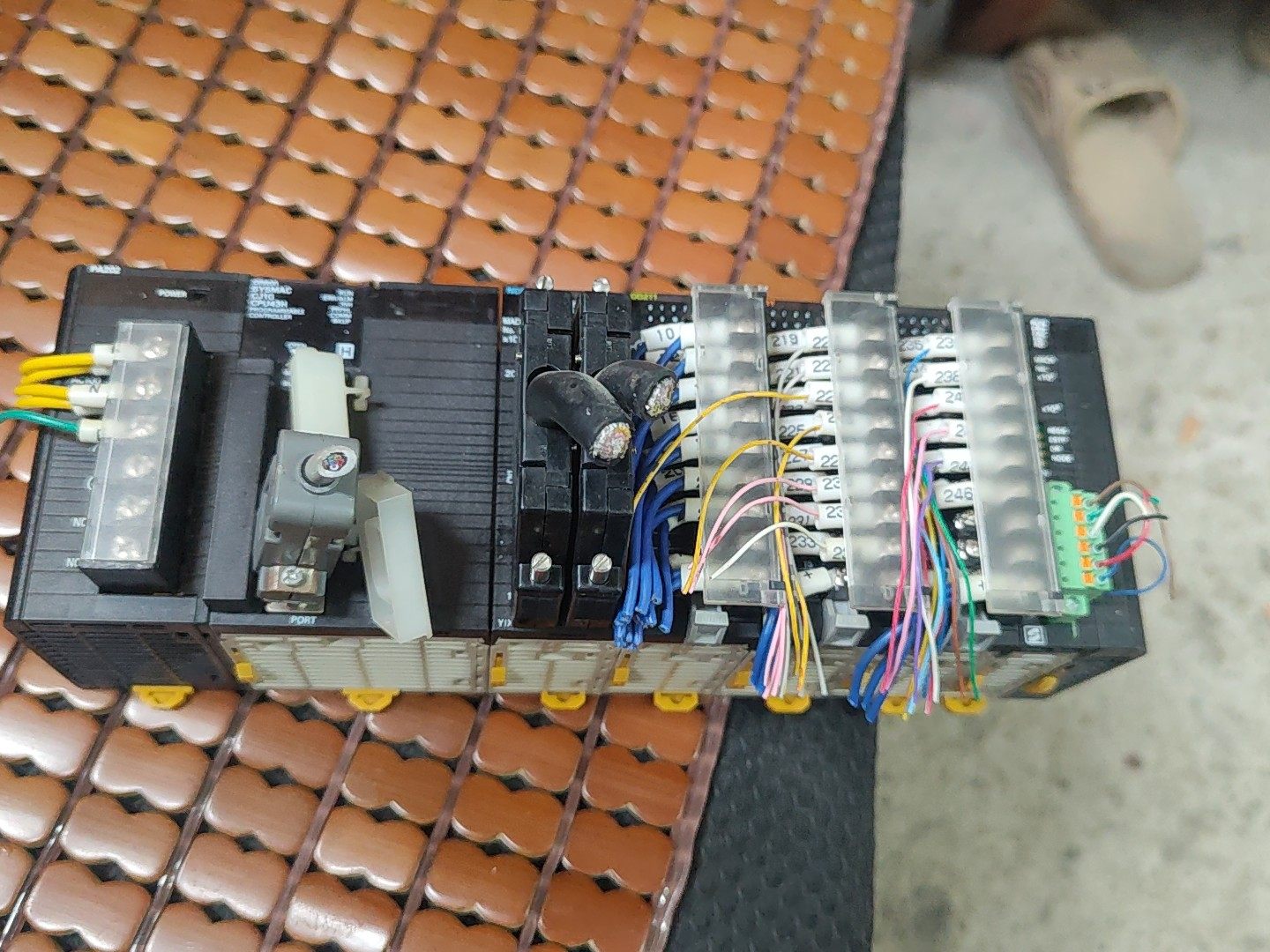 欧姆龙PLC模块，型号CJ1W-PA202，二手拆机，