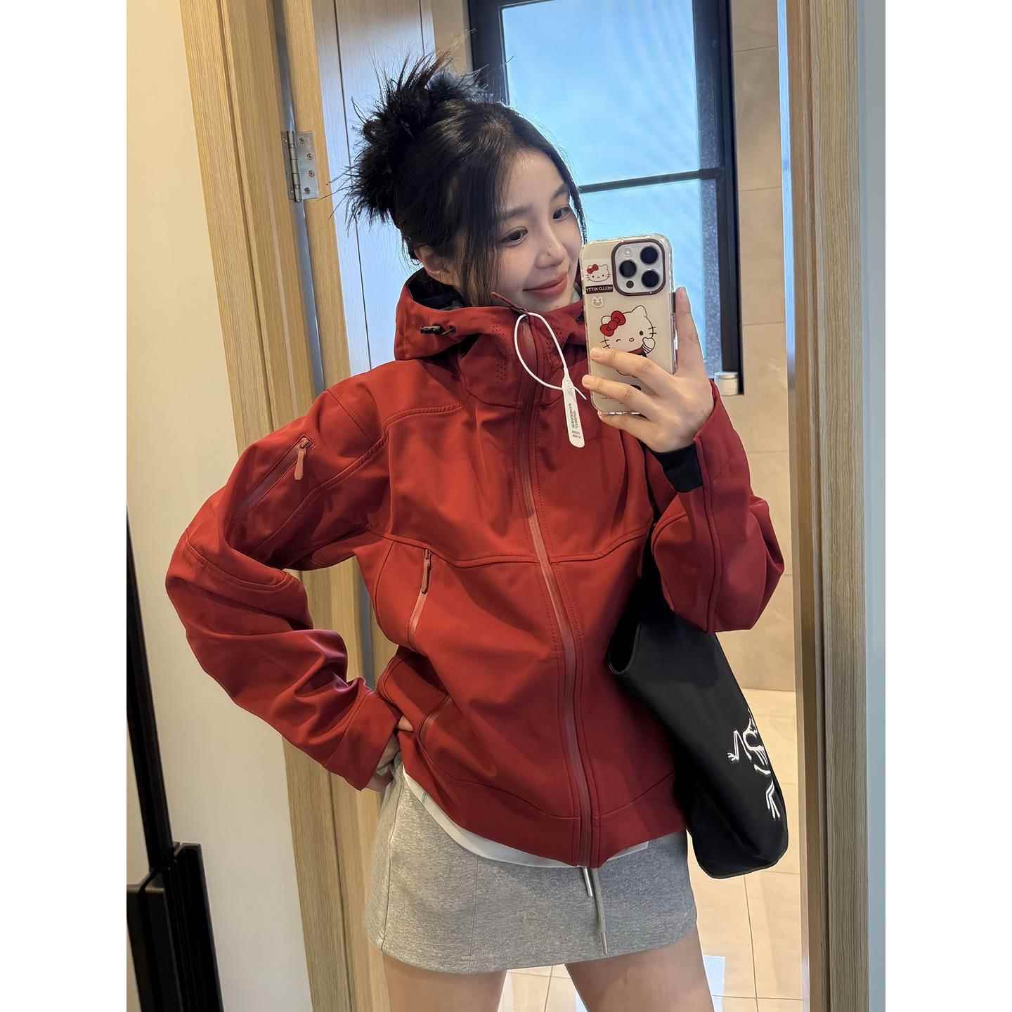 台州三门冲锋衣鸟家GAMA朱雀红软壳男女秋季连帽外防风防水户外登