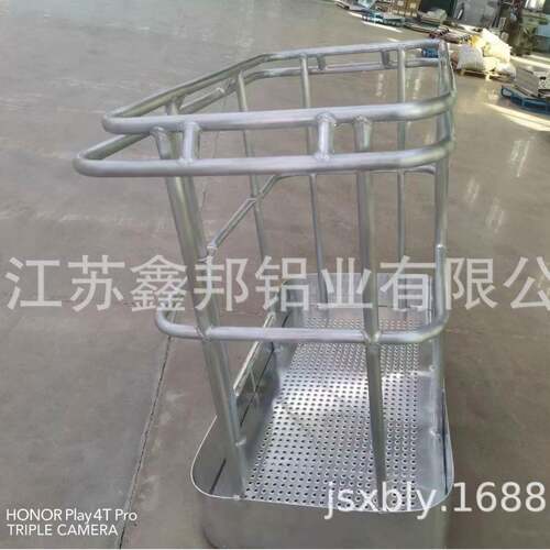 鑫邦铝业厂家供应花纹铝板作业平台铝合金吊篮6061自动折叠吊篮