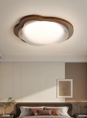 2026中古风胡桃木纹卧室吸顶灯新中式温馨复古主卧书房云朵护眼灯