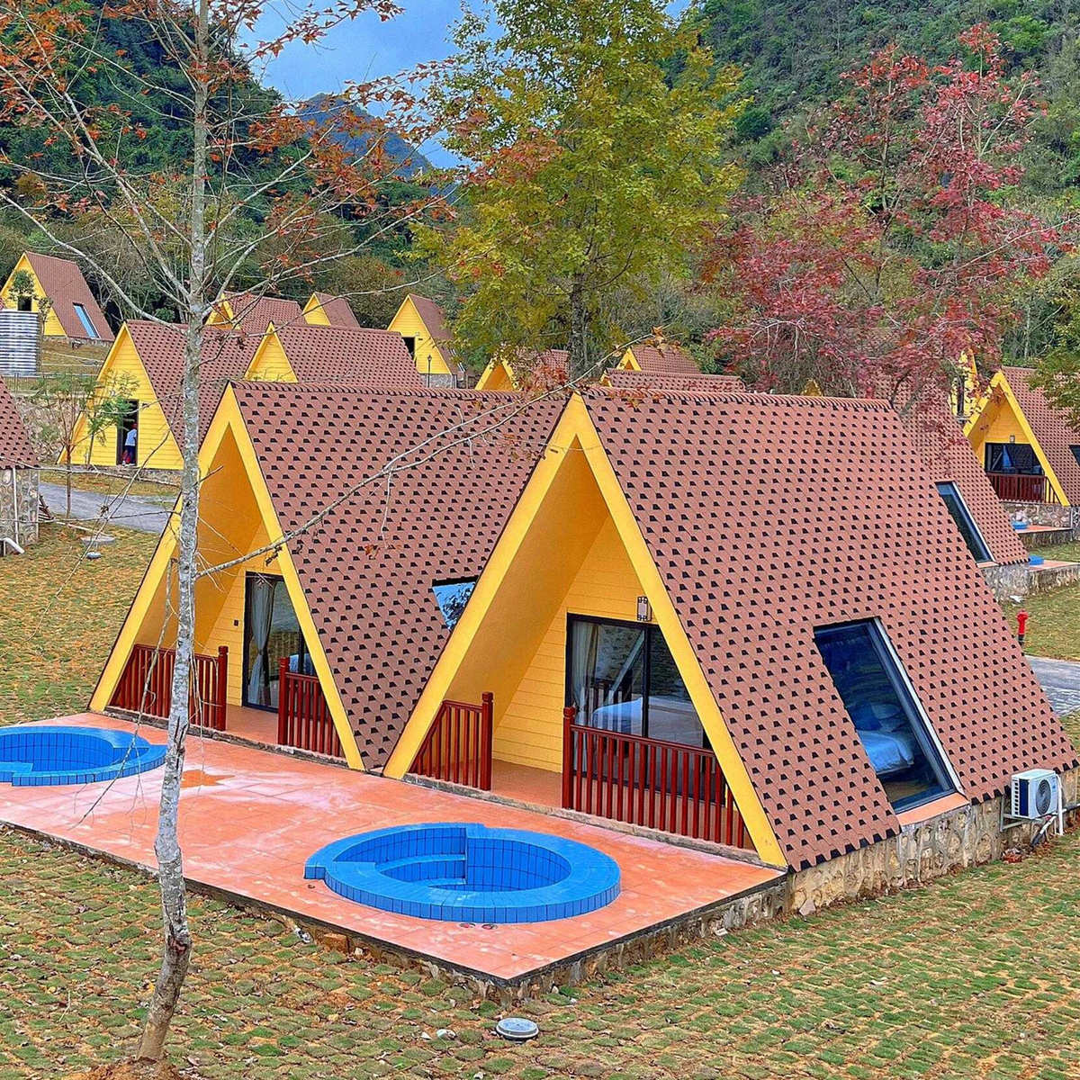 户外露营移动三角小木屋别墅组装阳光房网红咖啡屋民宿住人木房子