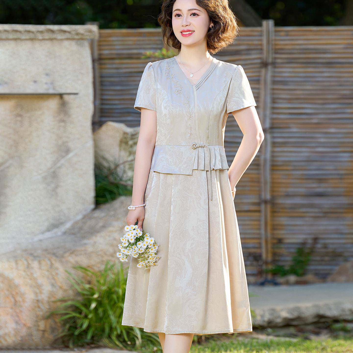 新中式妈妈夏装真丝短袖洋装2025新款中老年女装洋派假两件裙子