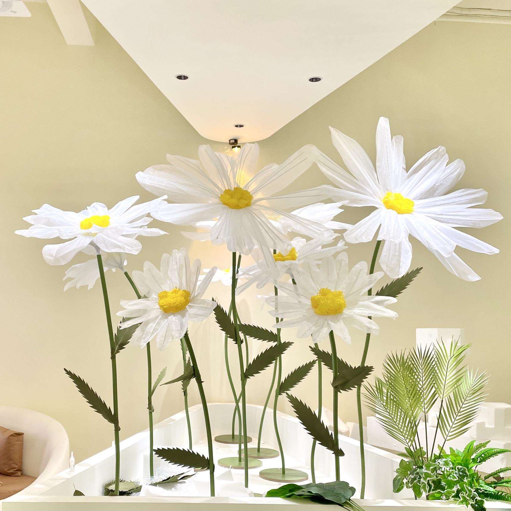 新款婚庆雏菊手工纸花白色花橱窗装饰道具纱花场景布置婚礼路引花