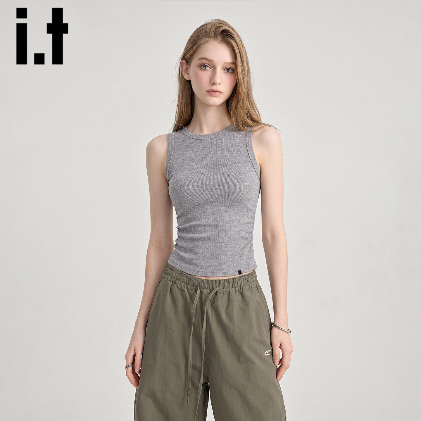 it:CHOCOOLATE灰色韩系背心女2026新款夏季修身圆领显瘦美背上衣