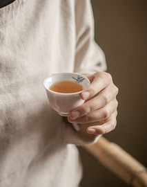 功夫茶杯石蕊粉釉品茗杯手绘蝶花茶杯功夫茶具仿古温柔粉红色茶杯