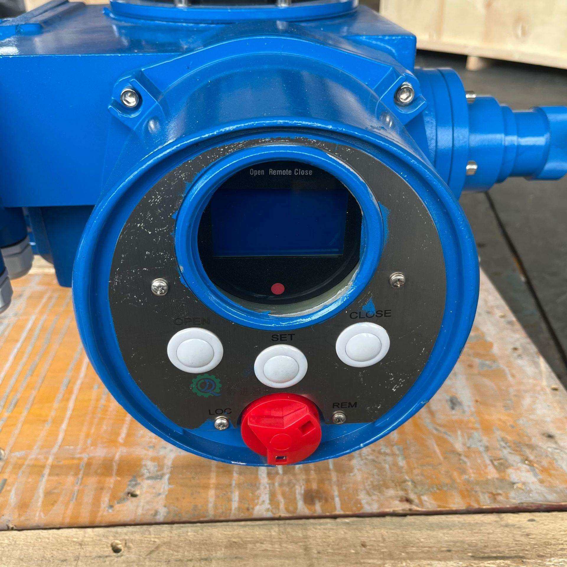 DZW90英文模块调节型电动执行器380V远程就地控制900N.m液晶显示