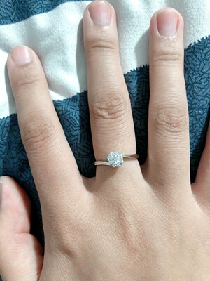 DR捧花群镶求婚钻戒怎么样？是不是真的，如何判断真假