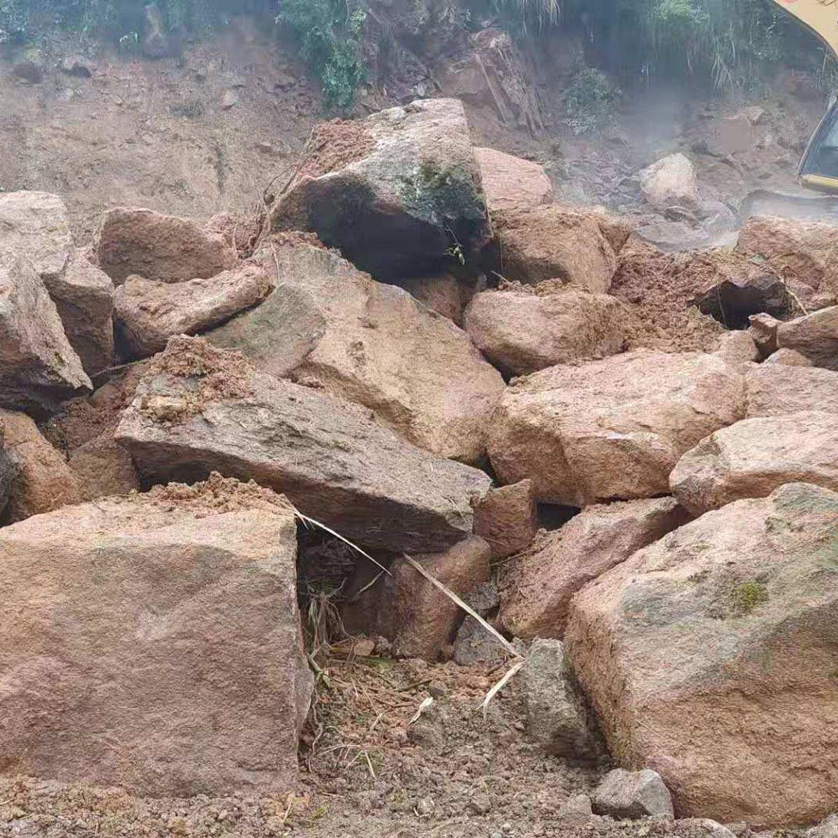 黄石河坡驳岸挡土桐庐黄石园林工程景观用大黄石假山设计施工