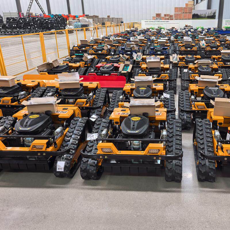 出口伊朗果园碎草机 林地越野履带式除草机 农场自走式遥控割草机