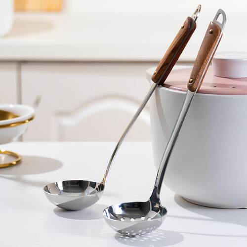 木柄勺子长柄汤勺套装火锅漏勺家用厨房粥勺陶瓷碟子公勺公筷架托