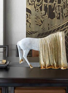 新中式FSB479创意金属蒙面书马雕塑酒摆件样板售楼处店大间厅玄关