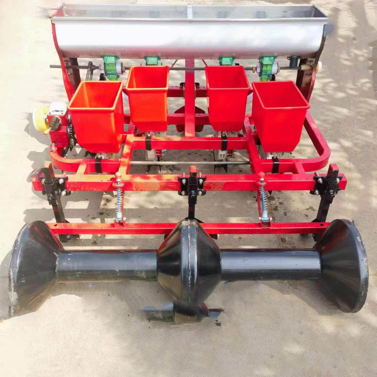 垄上花生播种机带施肥花生点播机起垄播种施肥一体机四轮车带
