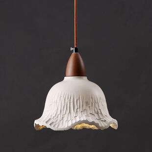 侘寂奶油风卧室水泥吊灯2023年新款创意花朵复古餐厅客厅背景灯具